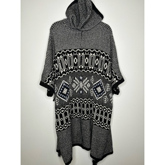 AEO Short Sleeve Oversized Fringe Knit Shawl Cardigan - Picture 5 of 5